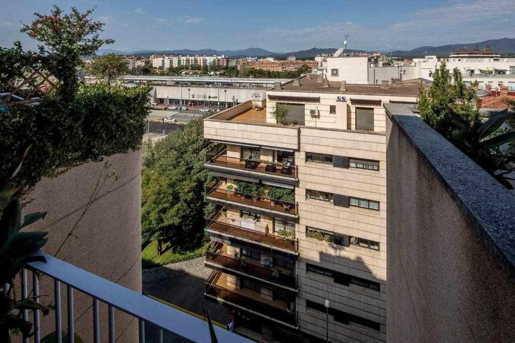 Atico Con Gran Terraza En El Corazon De Girona Apartman Kültér fotó