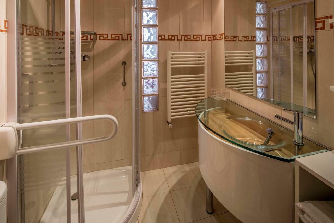 Atico Con Gran Terraza En El Corazon De Girona Apartman Kültér fotó