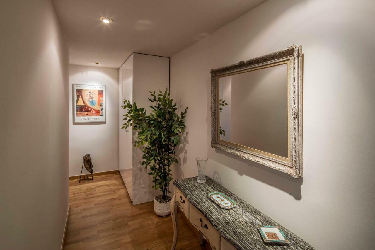 Atico Con Gran Terraza En El Corazon De Girona Apartman Kültér fotó