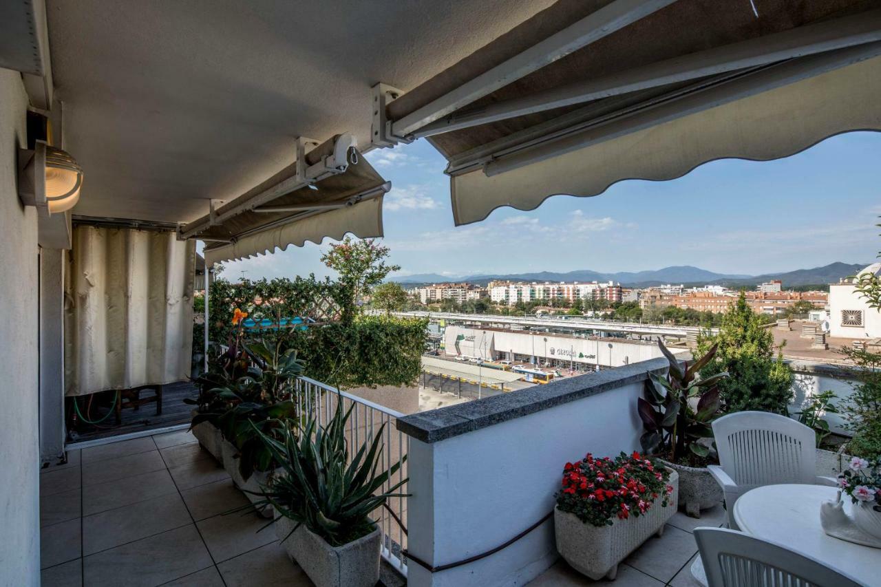 Atico Con Gran Terraza En El Corazon De Girona Apartman Kültér fotó