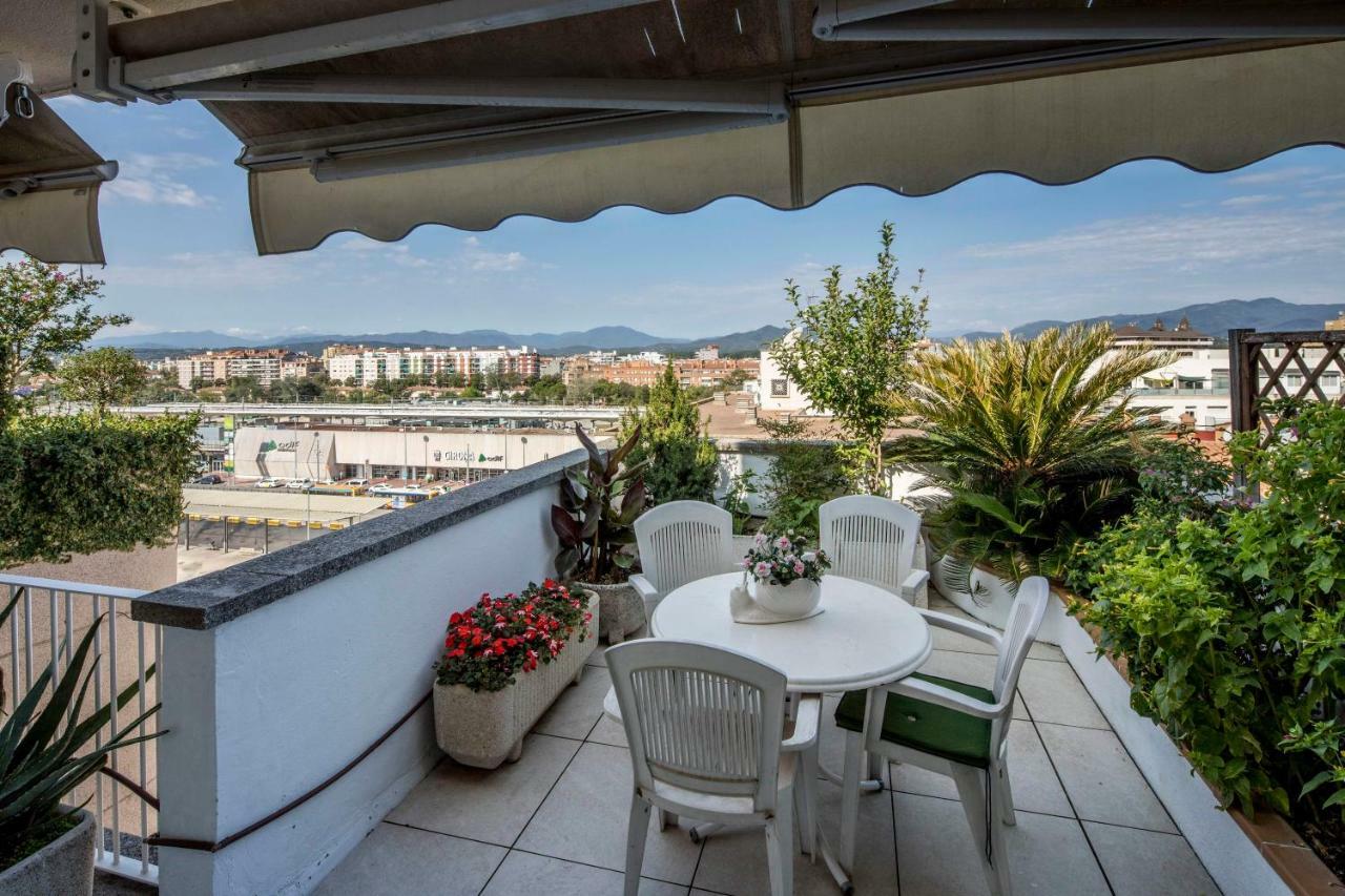 Atico Con Gran Terraza En El Corazon De Girona Apartman Kültér fotó