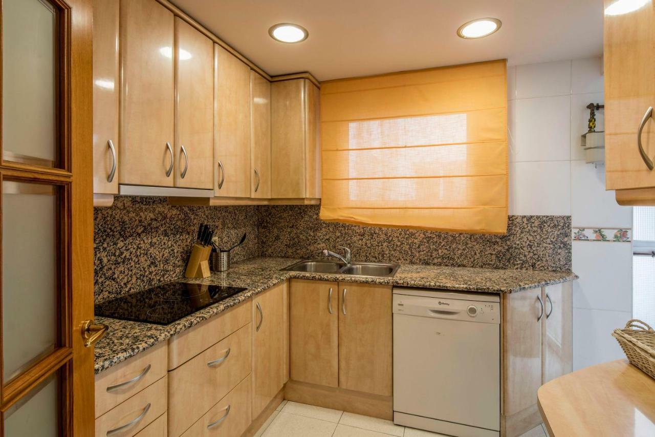 Atico Con Gran Terraza En El Corazon De Girona Apartman Kültér fotó